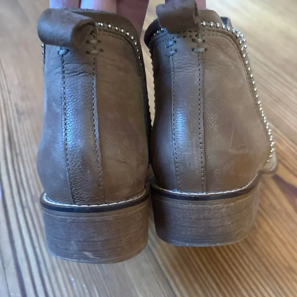 Steve Madden Koto brown leather studded ankle bootie‎ SIZE 7.5M